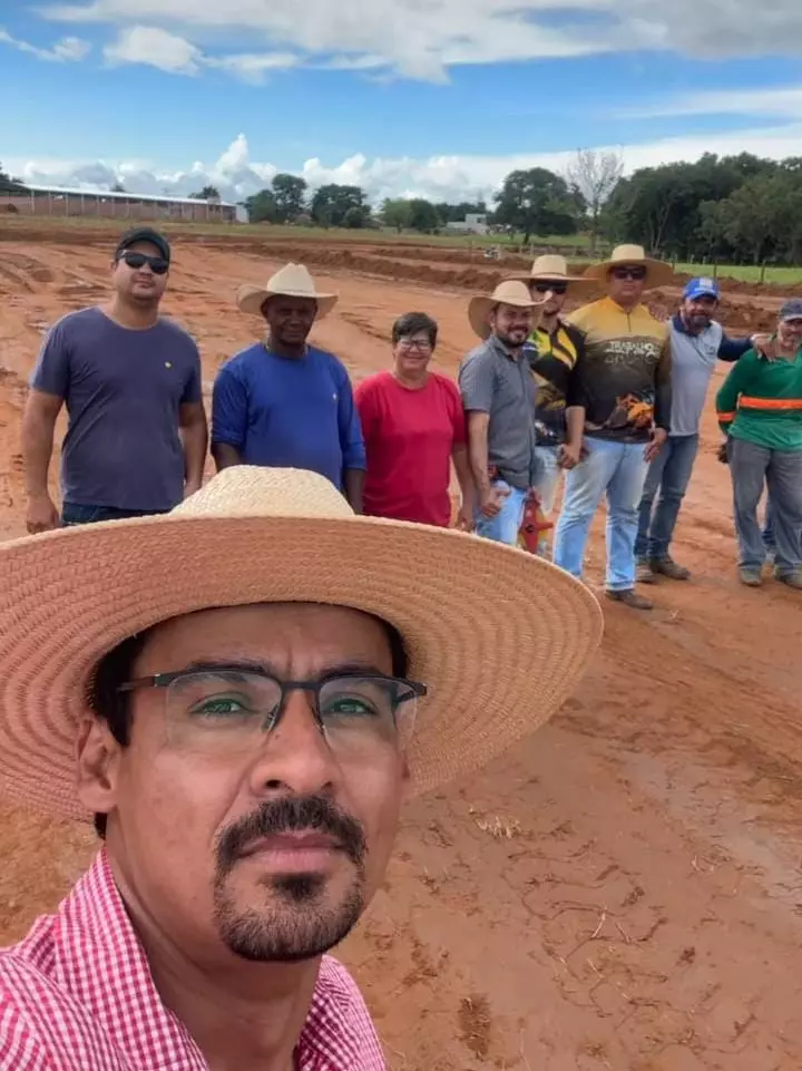 NOVO PLANALTO UM CANTEIRO DE OBRAS EM ASFALTAMENTO URBANO